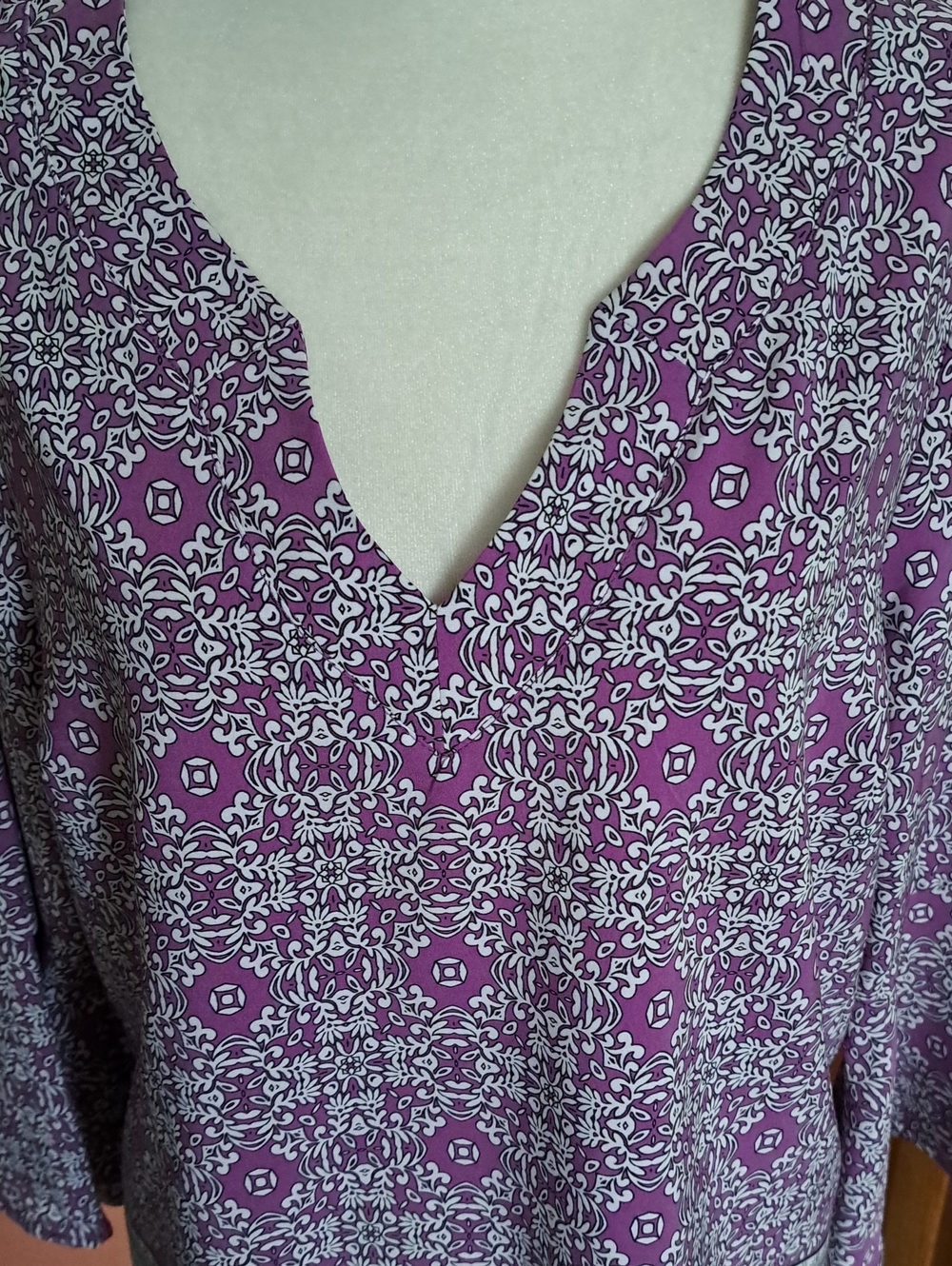 Dana Buchman Purple Printed V-Neck Tunic